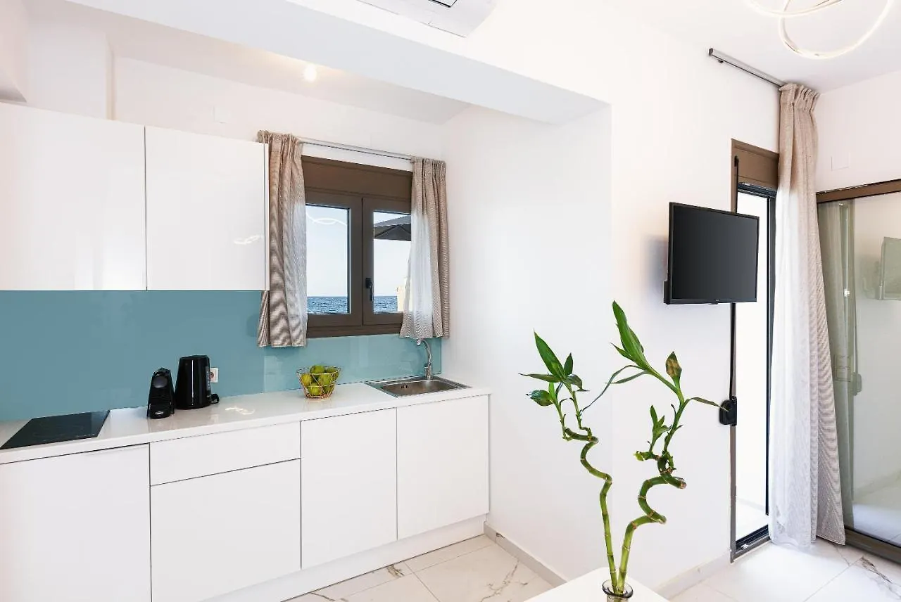 Deux Paradis, A Beachfront Retreat, By Thinkvilla Rethymno  Apartment